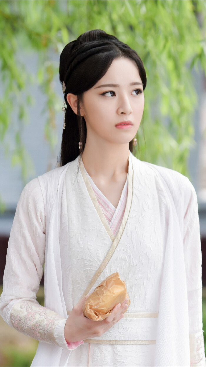 镜双城电视剧刘美含有感情戏吗,刘美含在镜双城什么时候出场