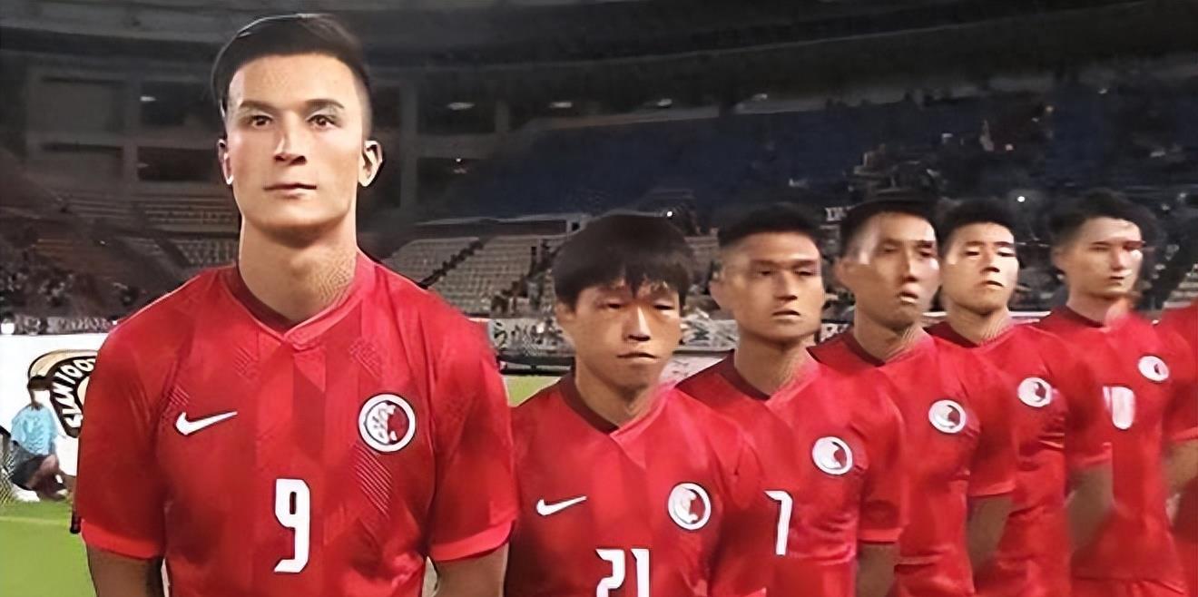 何诗蓓夺冠奏国歌,何诗蓓破世界纪录