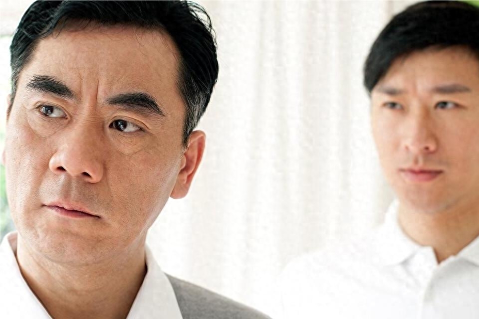 离婚3年后，老公欠债30万找我，我的选择让他后悔