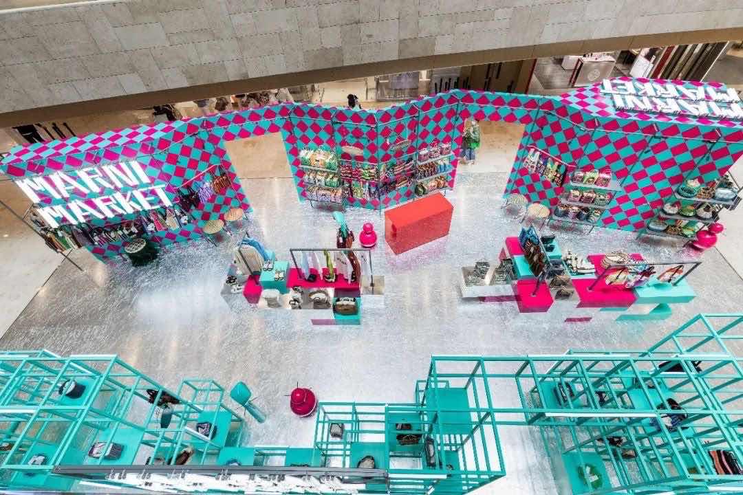 奢侈品牌联名营销,ip联名等方式持续拓展品牌知名度