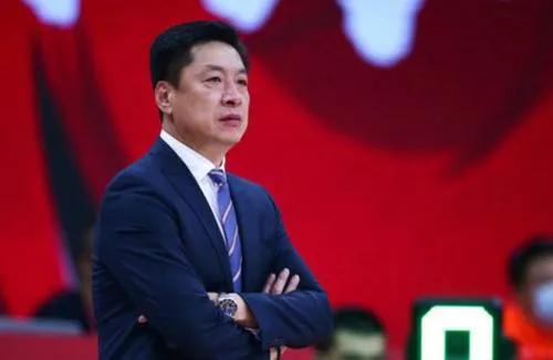 又是裁判不公，又是李春江无能，为什么上海球迷如此输不起