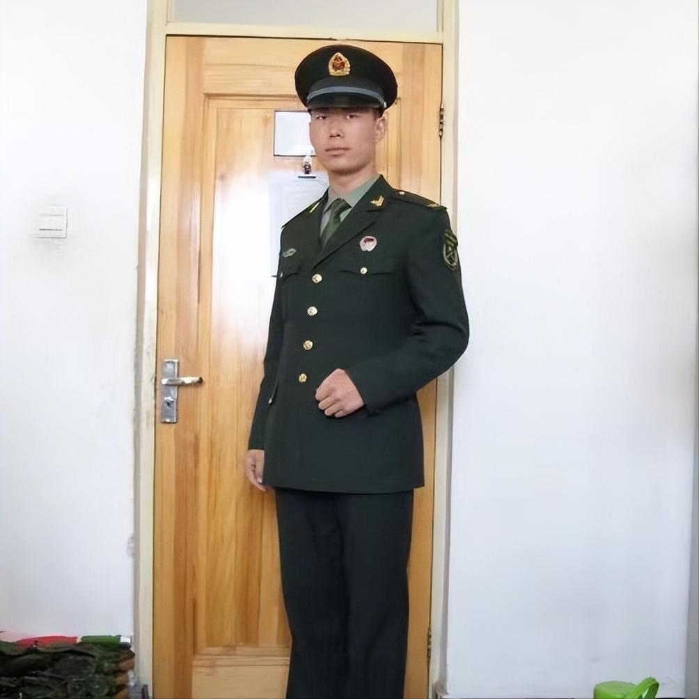 八一建军节军人退役不褪色,八一退伍不褪色图片