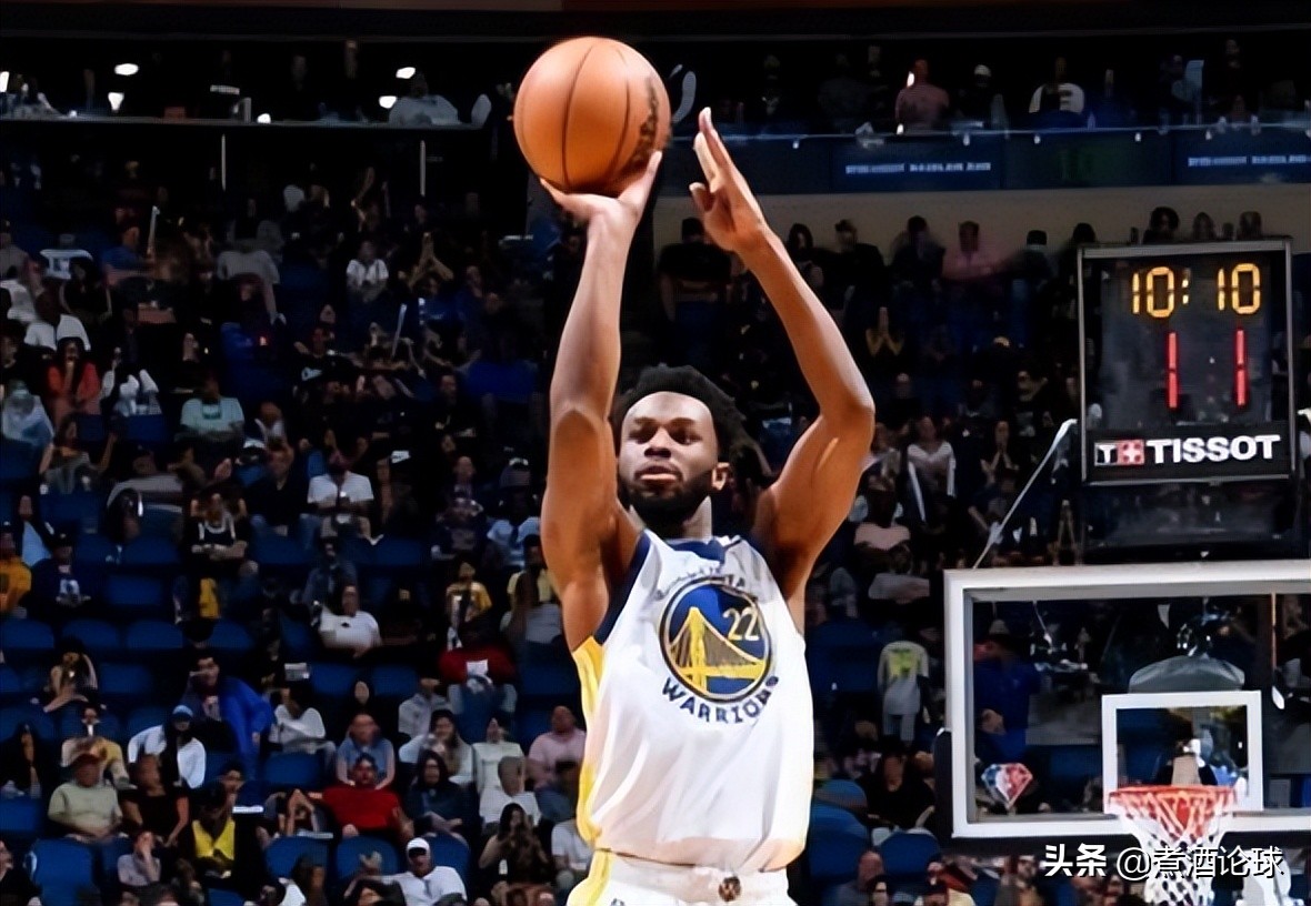 幸福！轰27+11带队取3-0，场边亲吻女儿，妻子记录甜蜜时刻