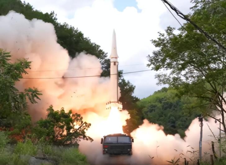 局势已变？解放军锁台，台伪军曾宣布“不还击”，美国航母撤退