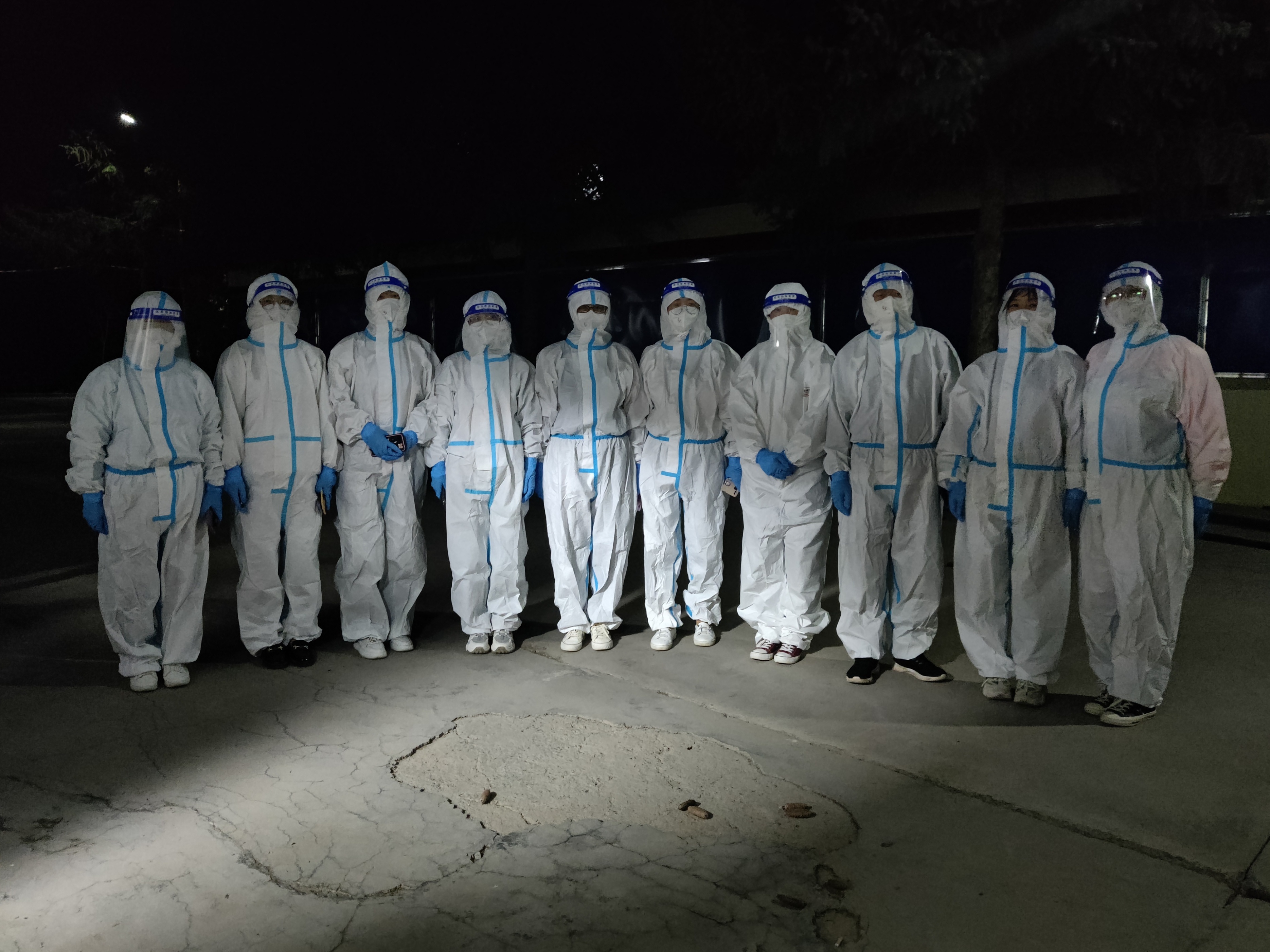 中铺受伤了，但我们从来不怕亦不会退缩