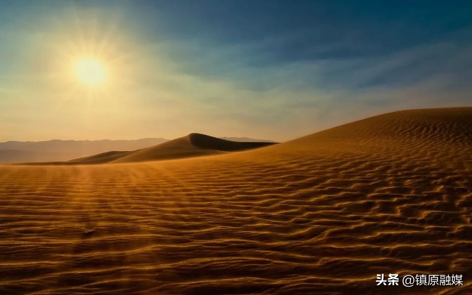 繁华三千事淡然一笑间,三千烦恼一笑间什么意思