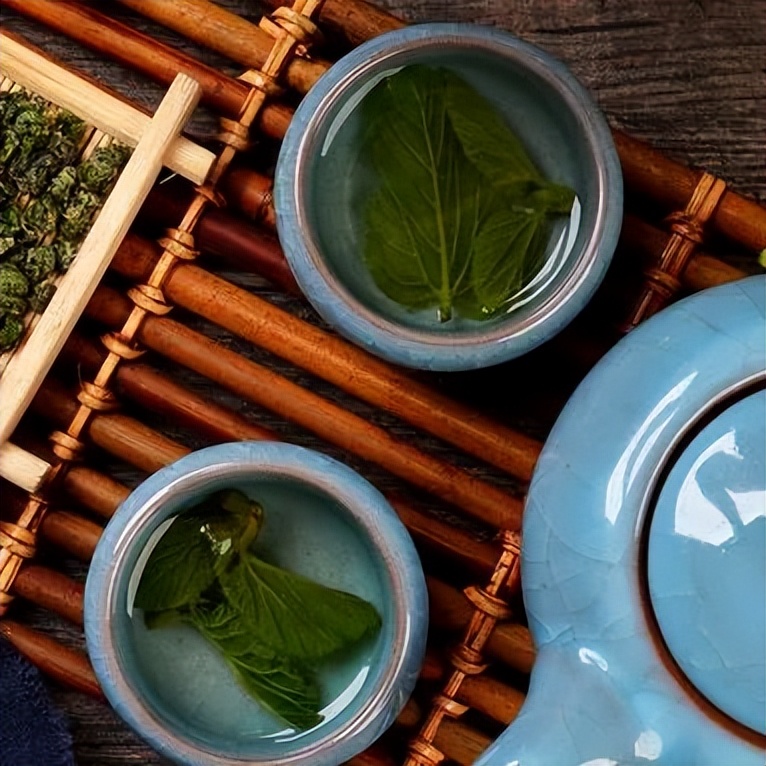 眼屎多上火喝什么药,眼屎多的食疗