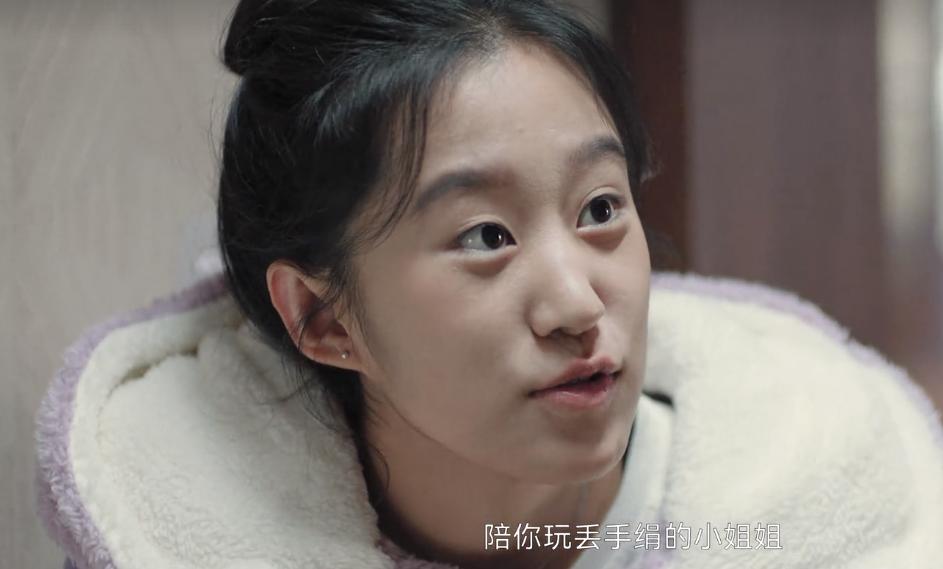 熟年：带资进组？何志超的小姨，完美诠释了素人与明星的差距