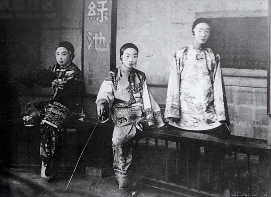 某明星嫖娼，为何不说是嫖妓？中国娼妓的发展史及嫖娼的危害性