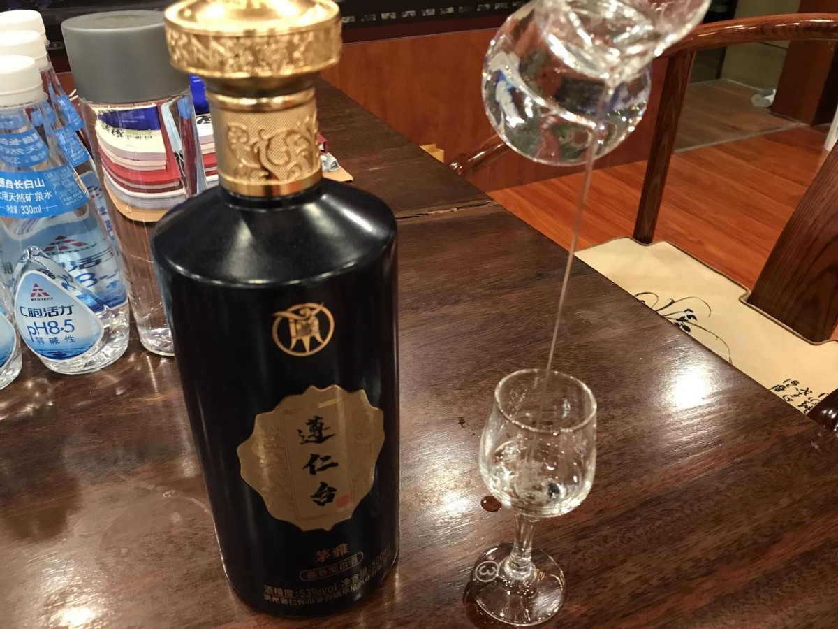 好喝不贵十款名酒,小众好喝不贵的纯粮酒