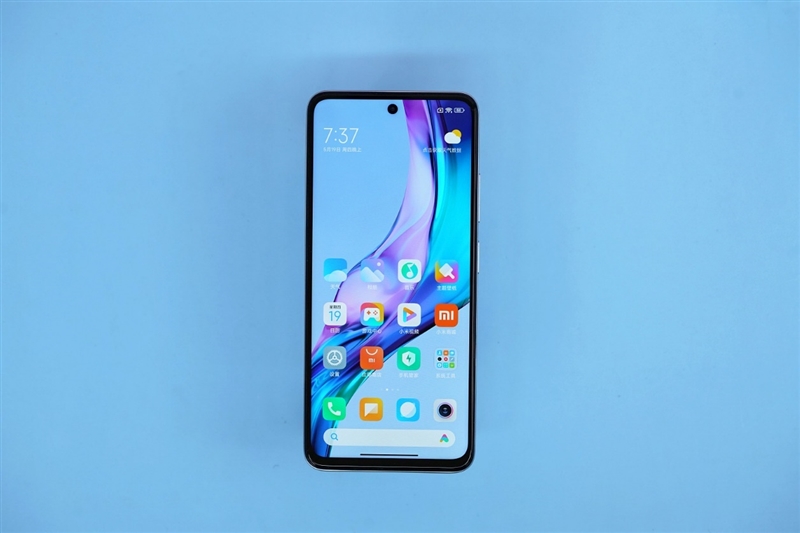 0-1999元性价比最高的手机,iqooneo5对比realmeneo2选哪个