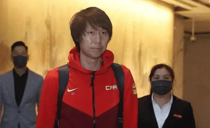 李铁以自己的方式拯救中国足球,李铁的产业