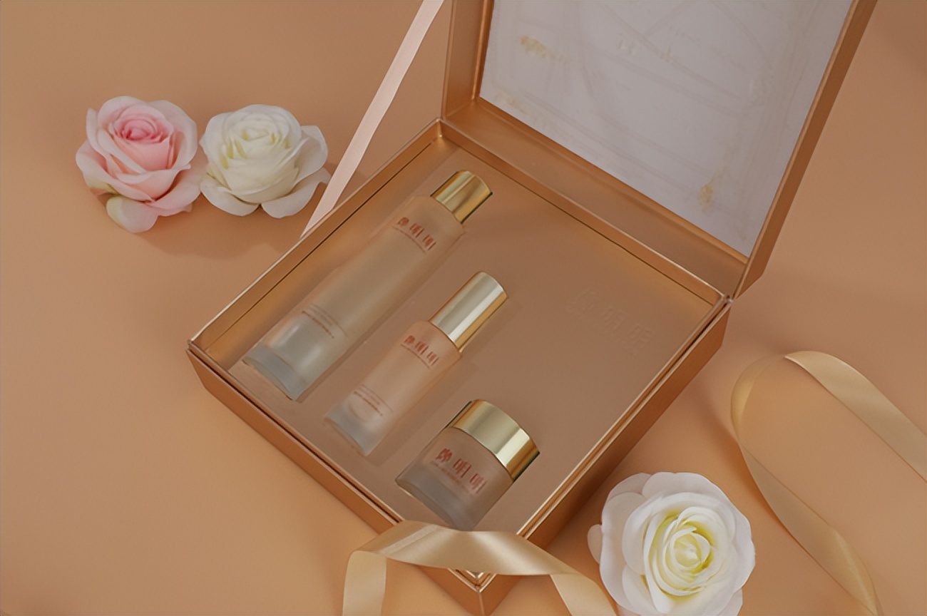 郑明明的抗皱霜真的好吗,郑明明抗皱精华产品效果是真的吗