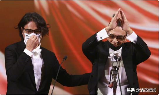 谢贤和李小龙合影站c位,谢贤李小龙曾江合影