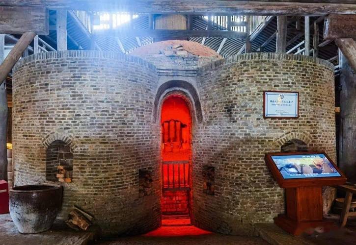 景德镇陶瓷艺术特点,有关陶瓷的知识景德镇