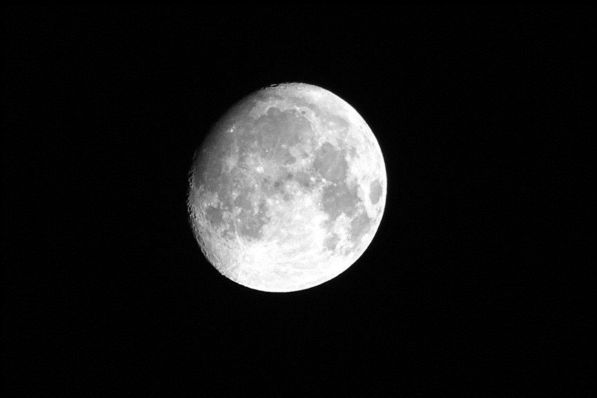 月球扫过近地点，周三夜至周四凌晨，和“准超级月亮”打个招呼吧