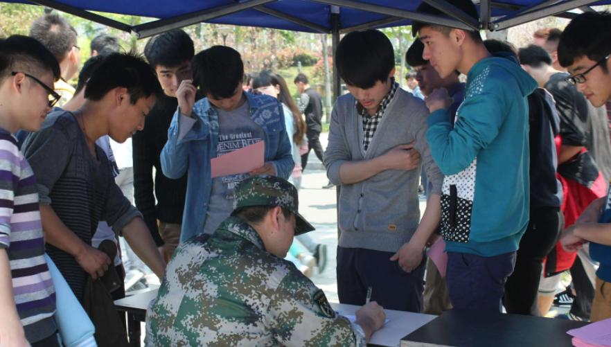 铁饭碗和工资翻几倍的工作选哪个,铁饭碗与高薪应该怎么选择