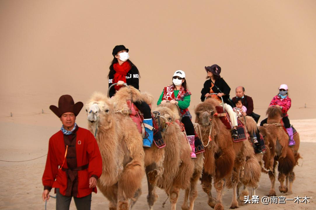 为了一个沙漠“小池塘”，投资47亿，还年年送水续命18年，值吗？