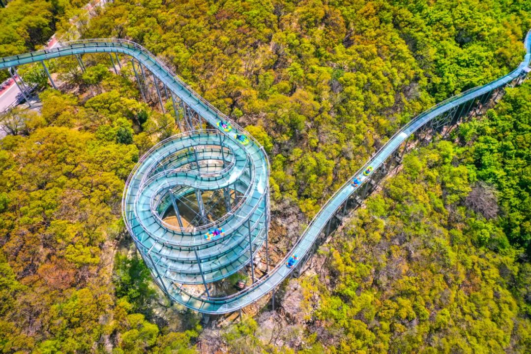 夏日峡谷漂流推荐无漂流不夏天,溪流欢畅