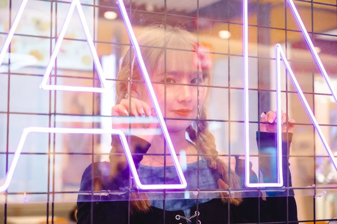 打卡赛博朋克烧烤店,赛博朋克打卡美陈