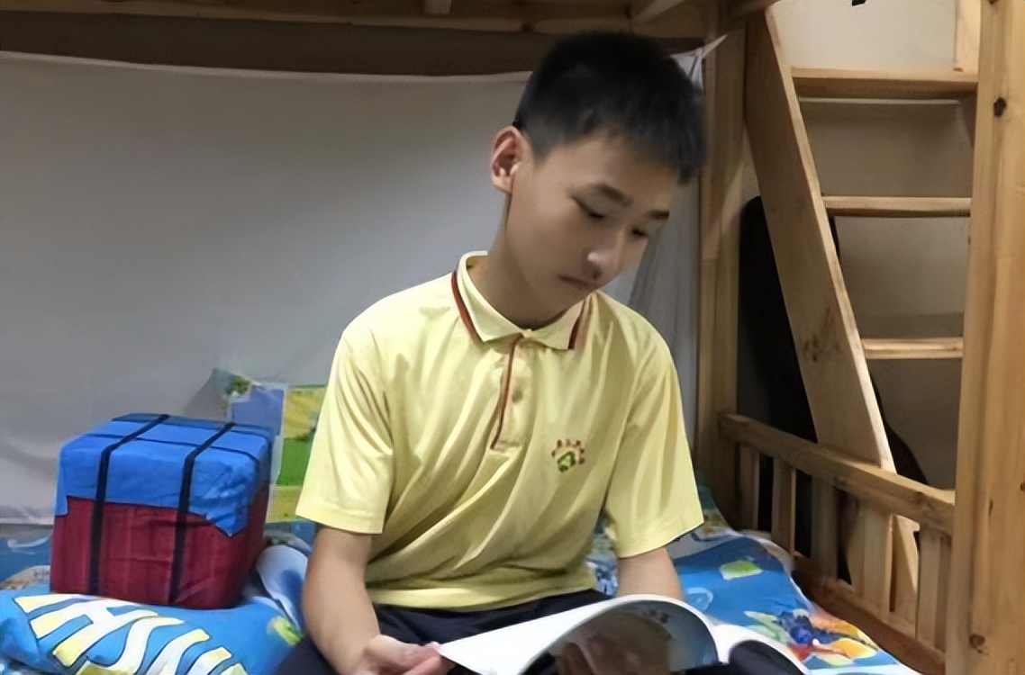 高中到底住校还是走读好,高中走读和住校的差距