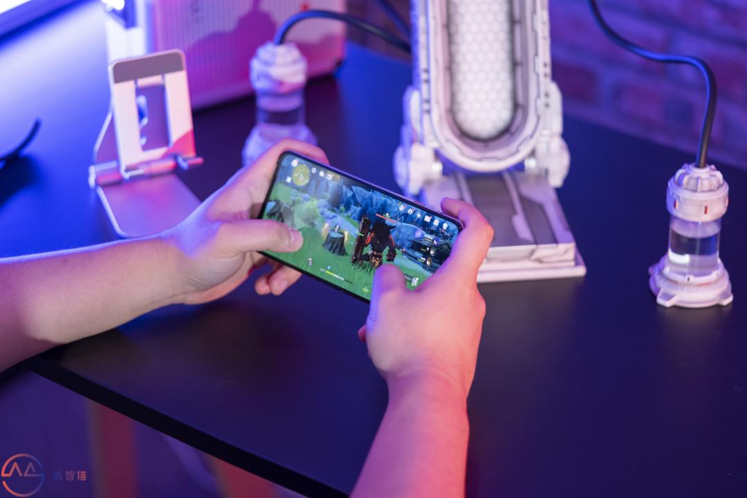 玩游戏曲面屏旗舰机,最适合打游戏的直屏旗舰