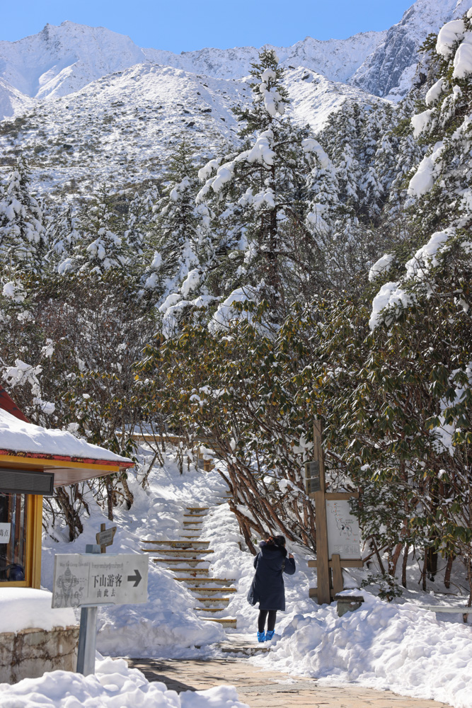 海螺沟里面的景区,海螺沟雪山山顶介绍