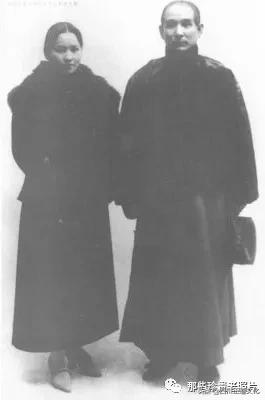 老照片纪念宋庆龄诞辰129周年