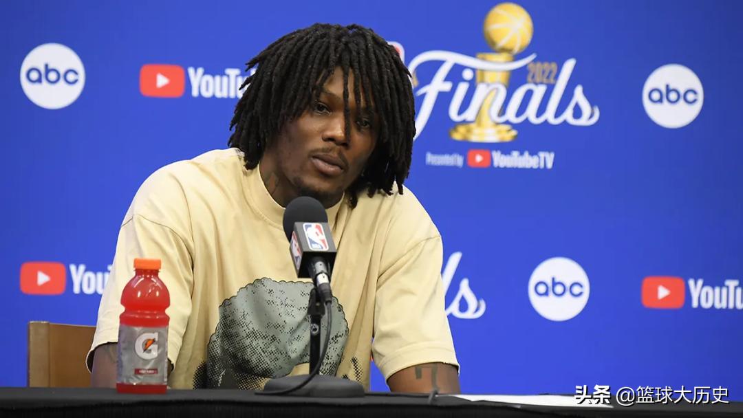 半月板撕裂继续打球的球员,半月板撕裂结束职业生涯