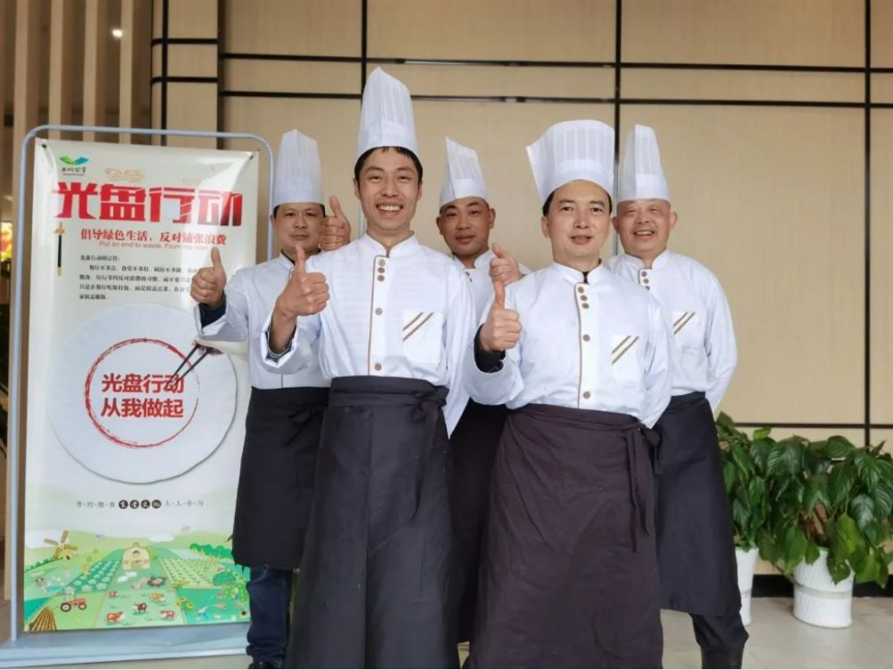 “三最”住区提品质，新鸥鹏文教服获“中国物业百强”TOP26