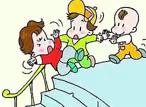 宝宝意外撞伤处理方法,宝宝磕伤摔伤后的处理方法