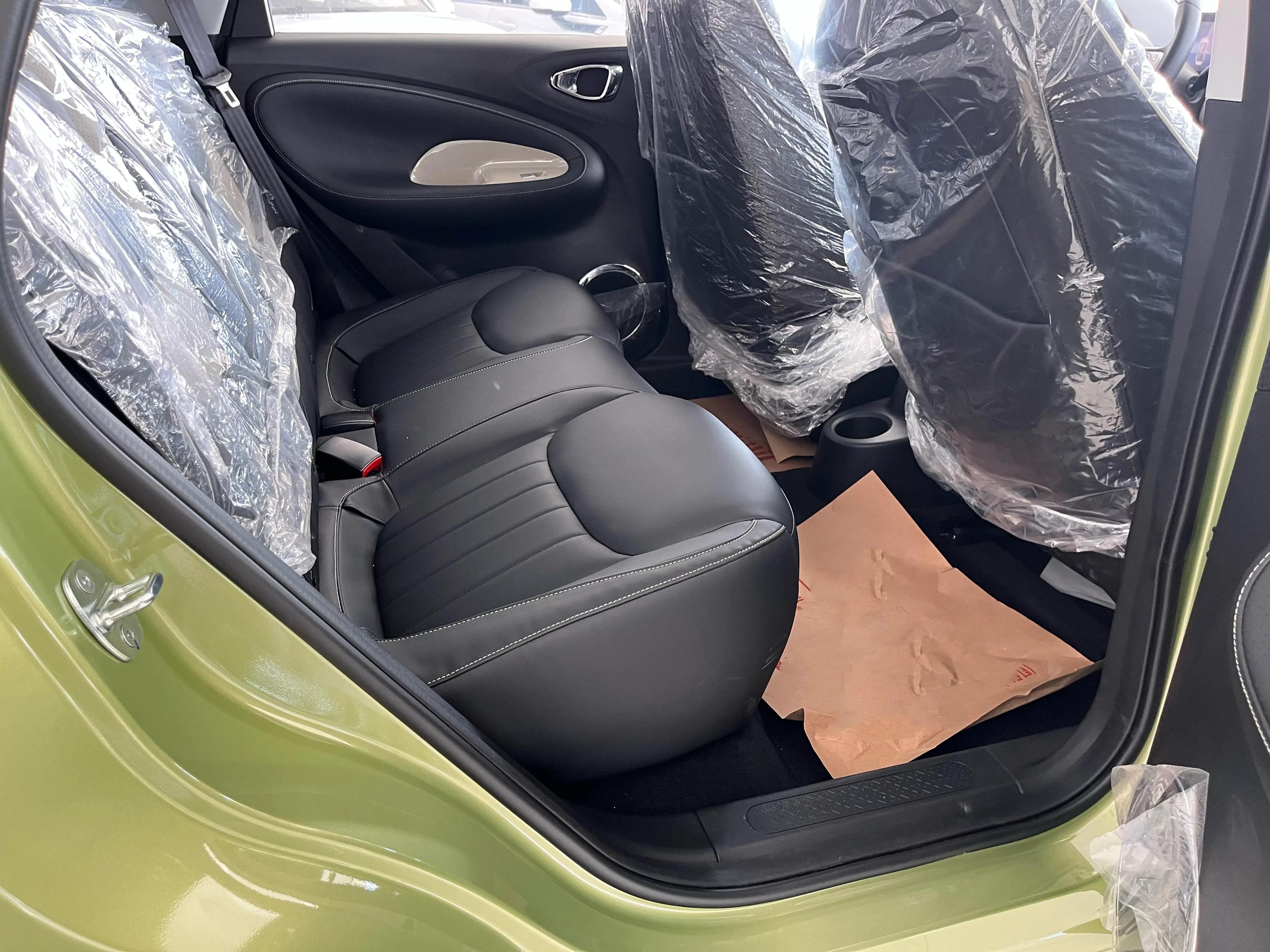 闺蜜提新车带闺蜜兜风 (闺蜜喜提新车带我去兜风)