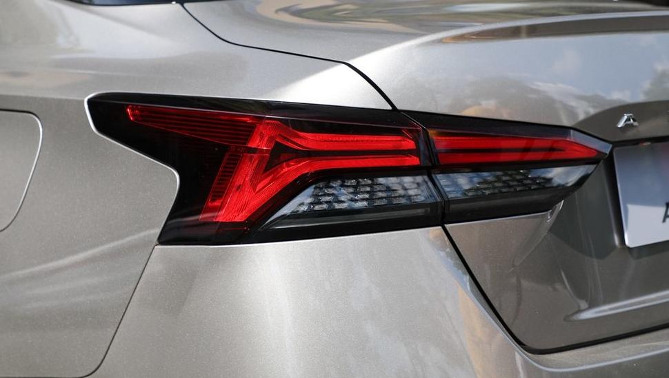 换装超大轮毂,19款新轩逸轮毂改装18寸