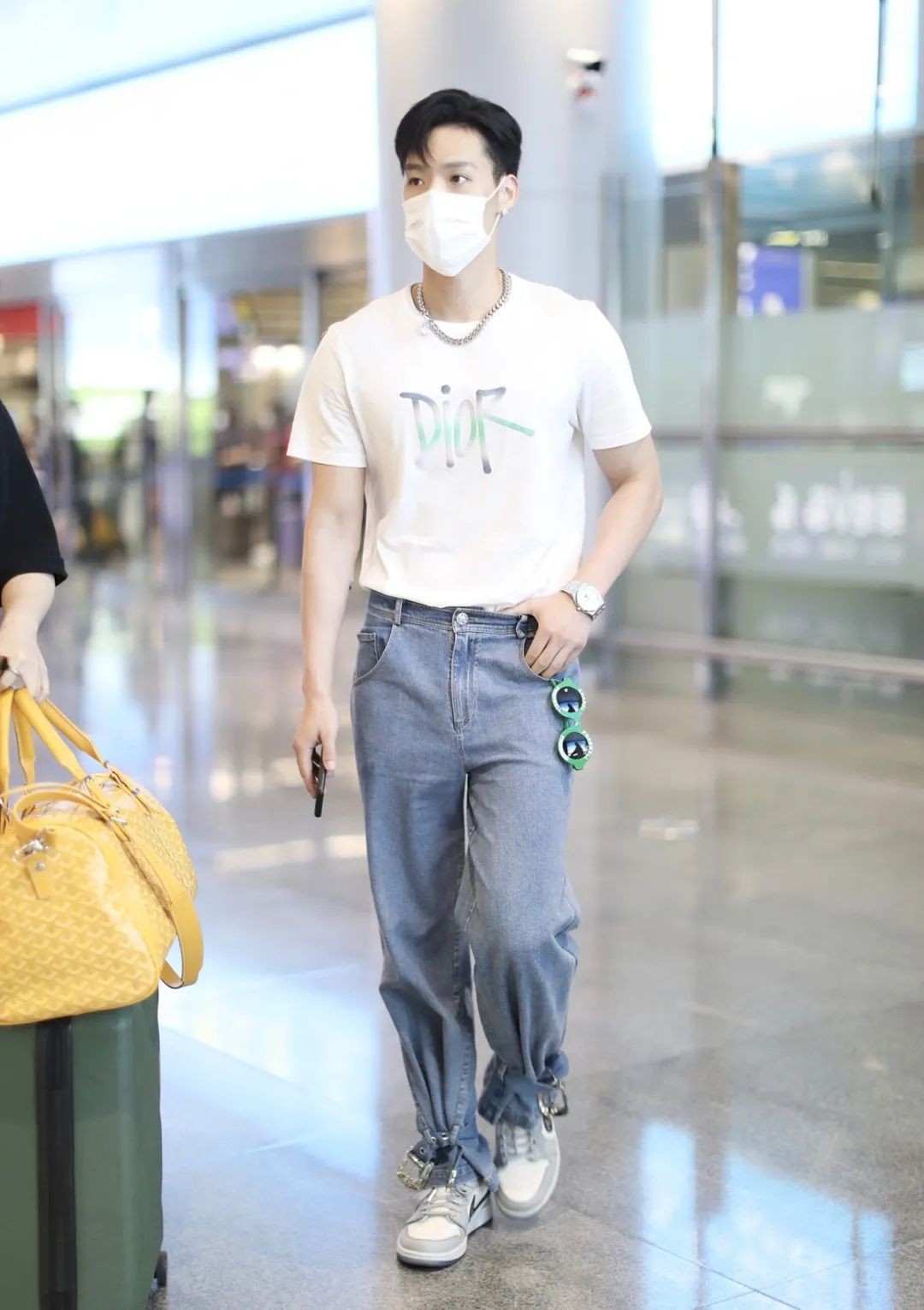 经典白t恤怎么穿时髦又好看,白色宽松简约短袖t恤怎么搭配