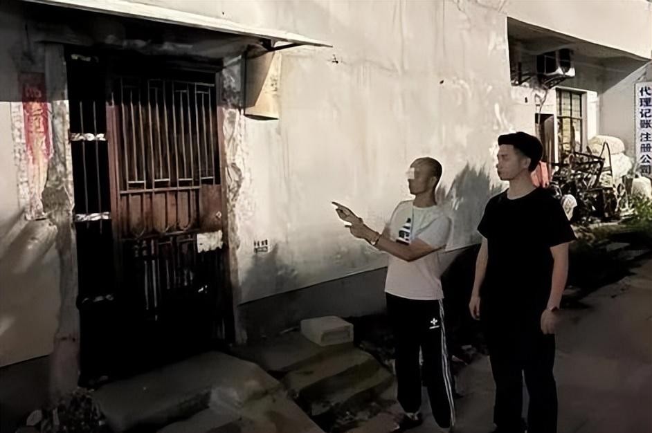 男子偷手机50元贱卖,男子网吧偷手机卖掉