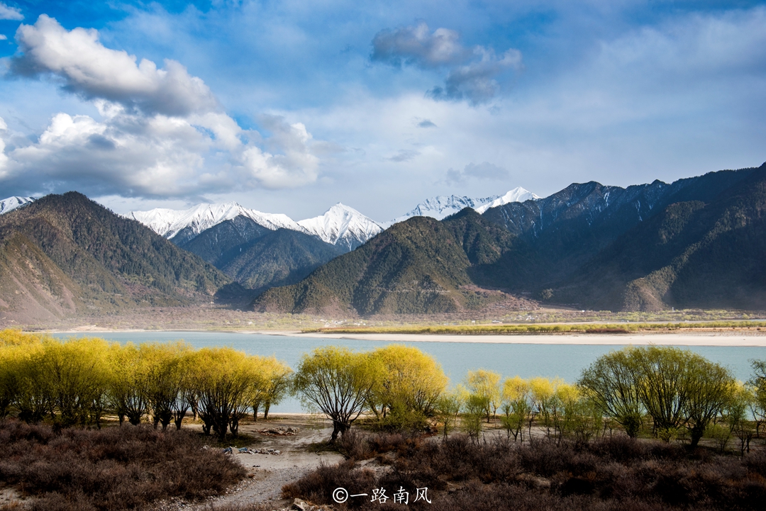 林芝美丽的城市,西藏林芝城市风景