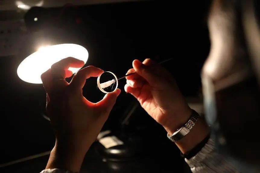 说一个人很牛是什么意思,形容一个人很牛的成语