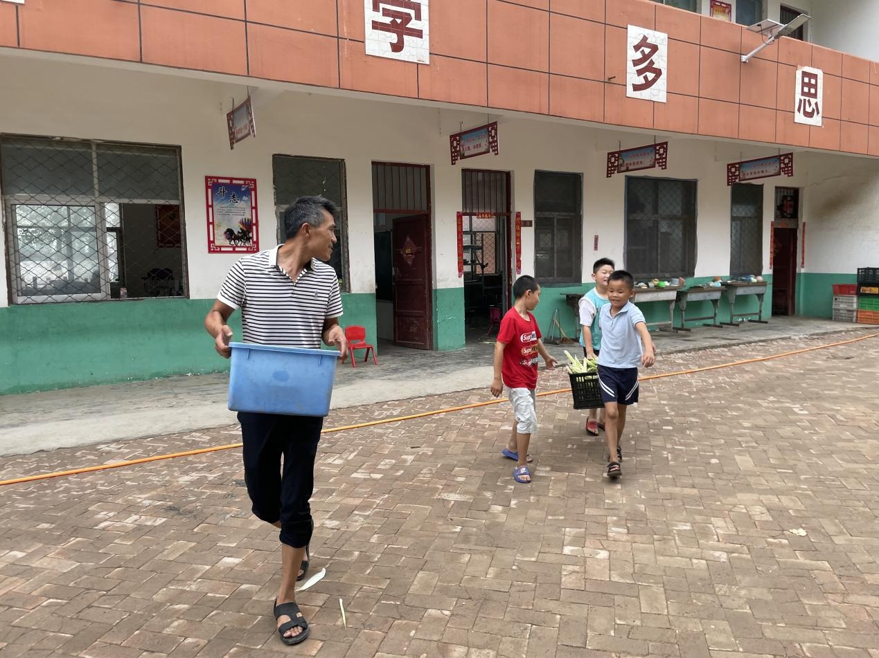 白发校长16字金句,白发校长联系方式