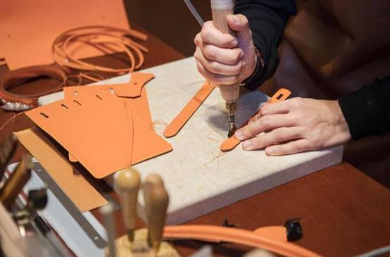 实体店卖假的奢侈品什么后果,专柜买到假奢侈品怎么处理