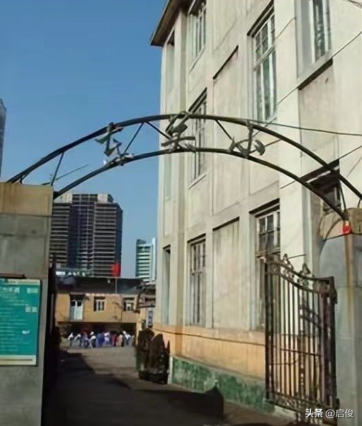 大连日本学校解放前,大连建立最早小学