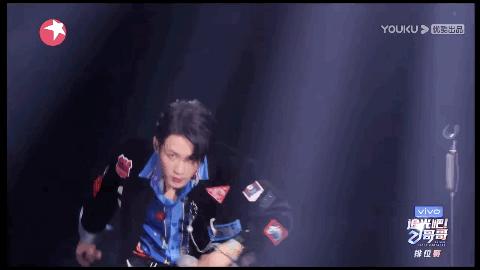 卖螺蛳粉网红男扮女装好几个人,代言螺蛳粉的男星