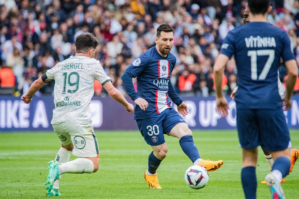 梅西年薪达3.2亿英镑!每秒89元,一个月薪资超2亿,引发网友热议