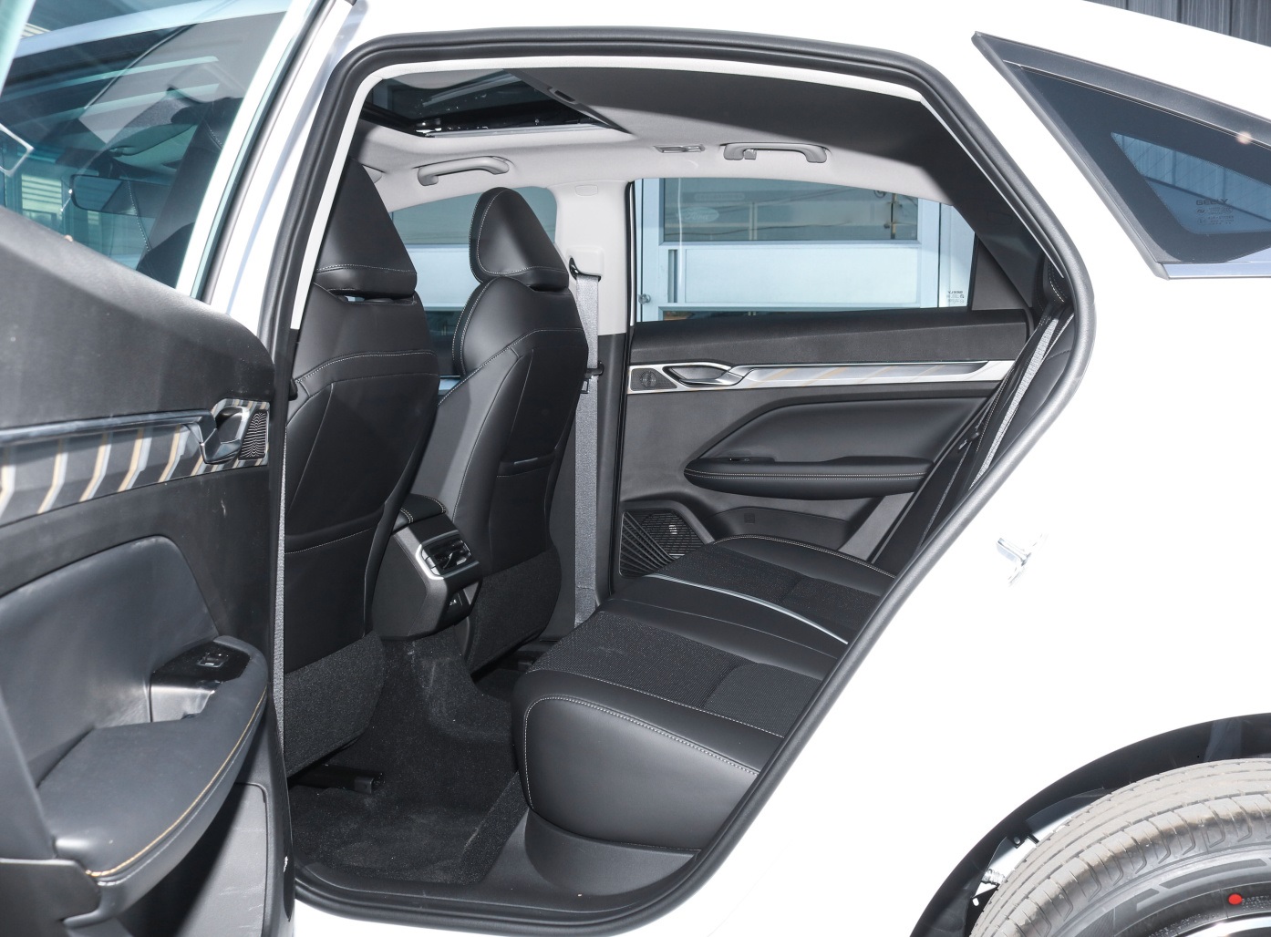 家用轿车建议选紧凑型车，看看这三款，省油，空间大，安全配置多