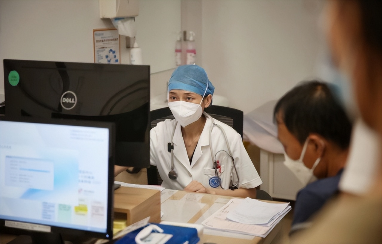 乙肝服用恩替卡韦能中途停药吗,乙肝病人吃了恩替卡韦能停药吗