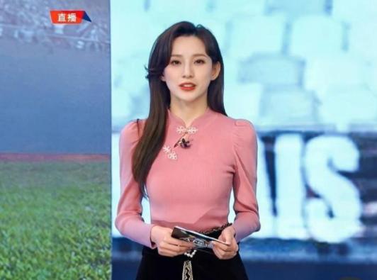 马凡舒回归《天下足球》，人气一路飙升，被赞是董卿接班人