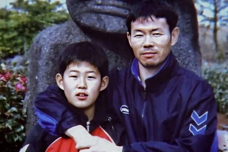 中国男足缺的就是拼命!人家孙兴慜能跑,若不是拼命跑,也是白搭