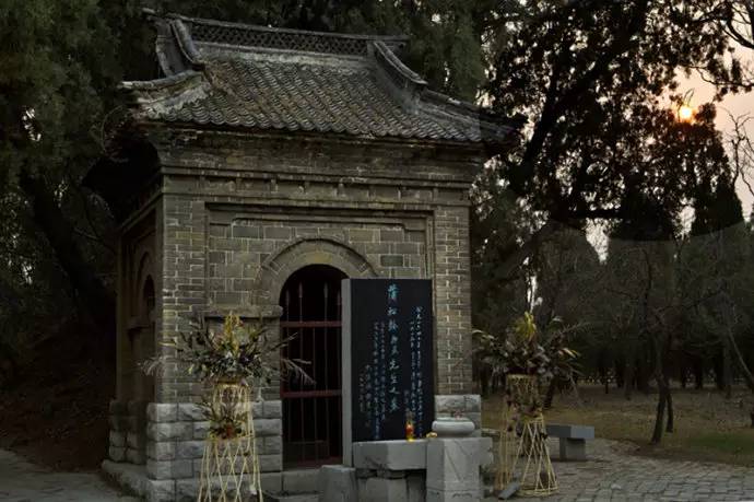 八十年代修铁路发现的大墓,被盗过的老百姓墓图片