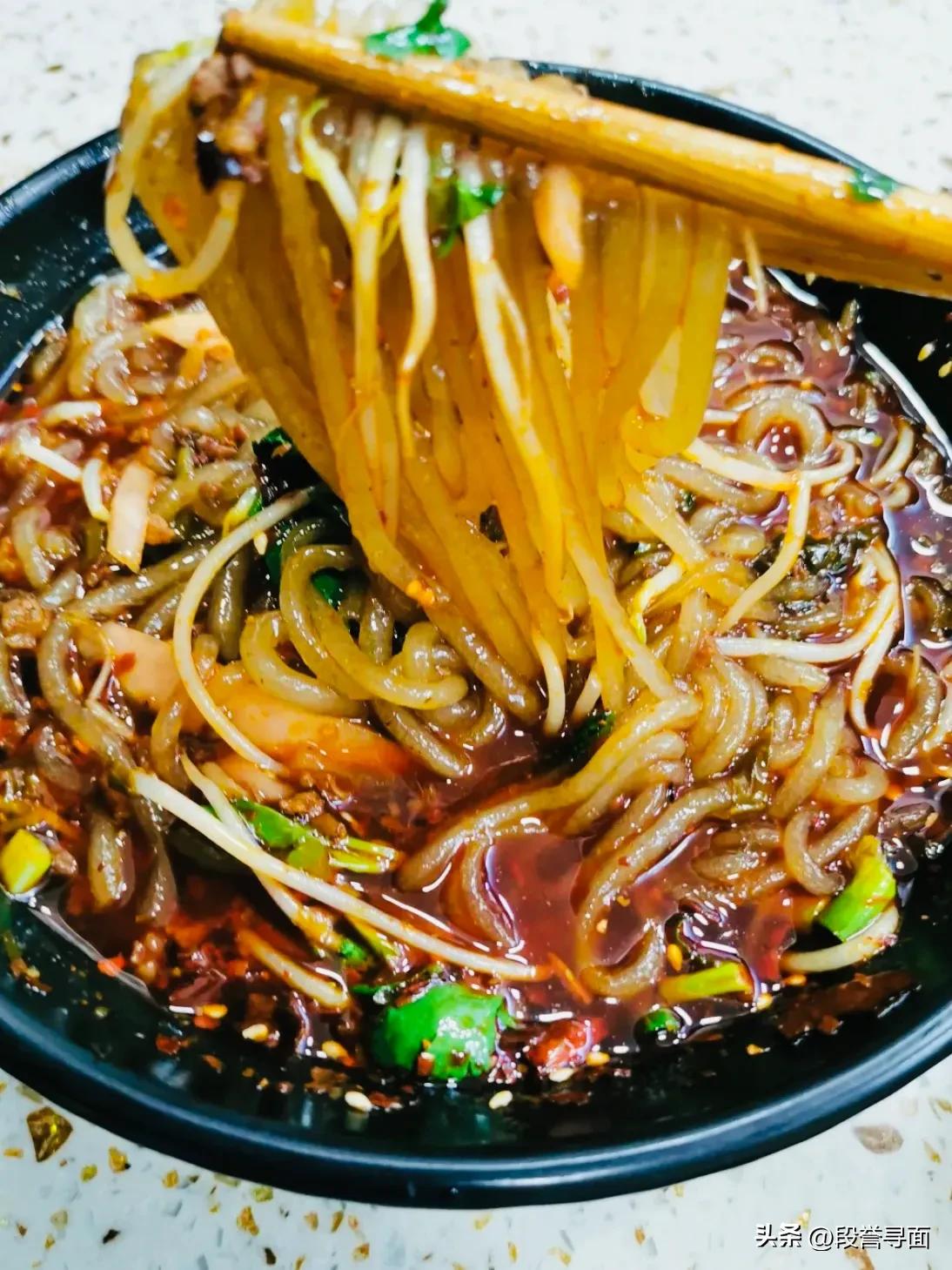 一碗酸辣粉结束这次重庆之旅,各地好吃的重庆酸辣粉推荐