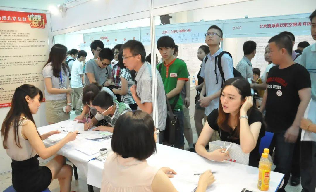 对话经济学者：“延迟退休”关系到每一位劳动者，不能指望一项政策解决所有问题