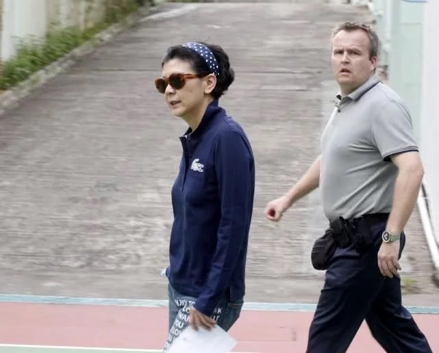 李嘉诚周凯旋年轻的照片,李嘉诚女友周凯旋的经典爱情观